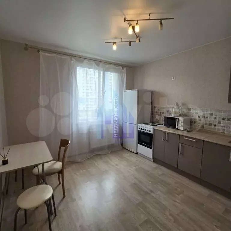 1-к. квартира, 35 м, 4/17 эт. - Фото 0