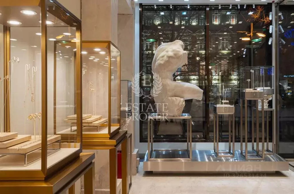 Торговая площадь в Москва ул. Петровка, 5 (212 м) - Фото 2