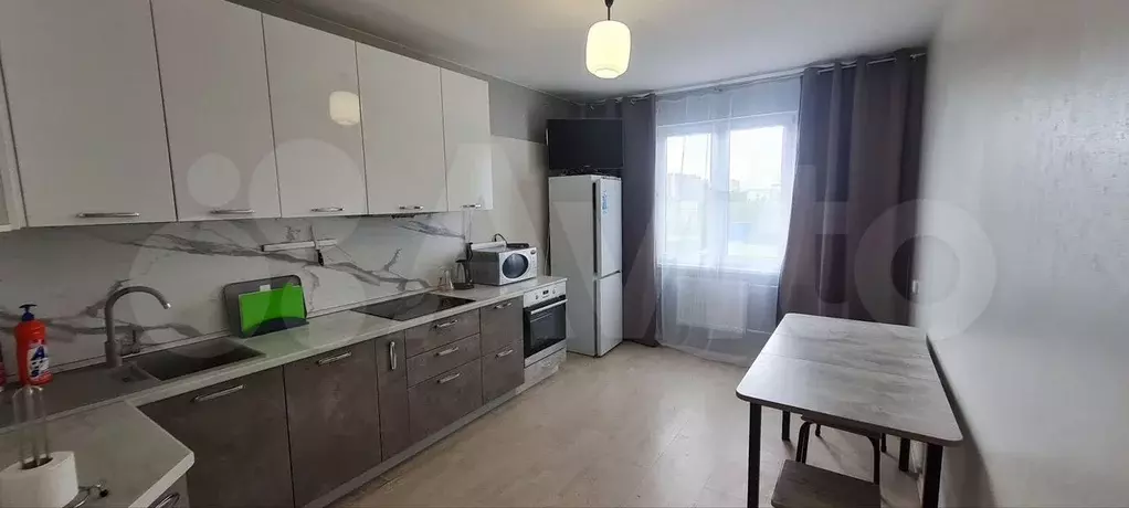 2-к. квартира, 60 м, 8/17 эт. - Фото 1