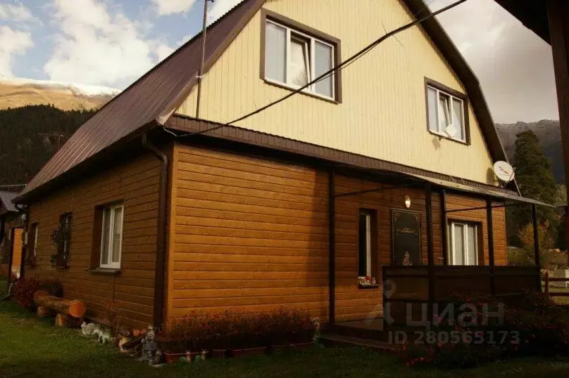 Дом в Карачаево-Черкесия, Зеленчукский район, с. Архыз ул. Мира, 3Б ... - Фото 1