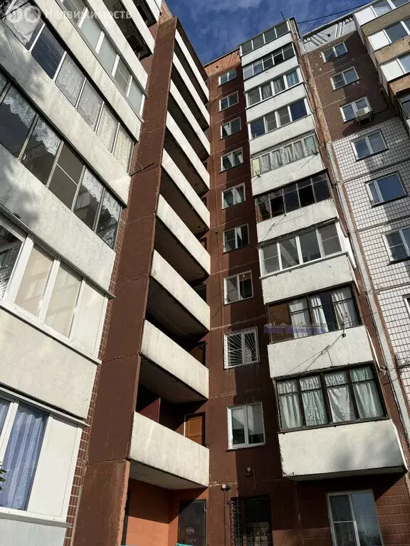 3-комнатная квартира: Барнаул, улица Энтузиастов, 28 (60.9 м) - Фото 1