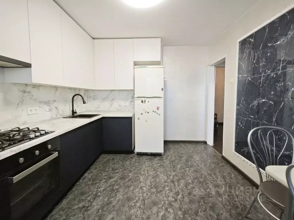 3-к кв. Псковская область, Псков ул. Байкова, 14 (67.4 м) - Фото 1