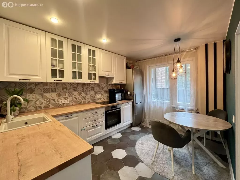 3-комнатная квартира: деревня Малые Вязёмы, микрорайон Высокие ... - Фото 1