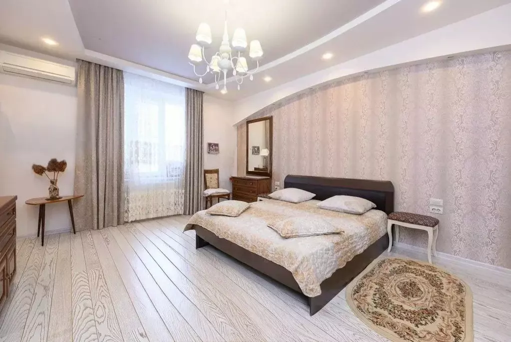 Дом в Челябинская область, Челябинск Нефритовая ул., 2 (338 м) - Фото 1