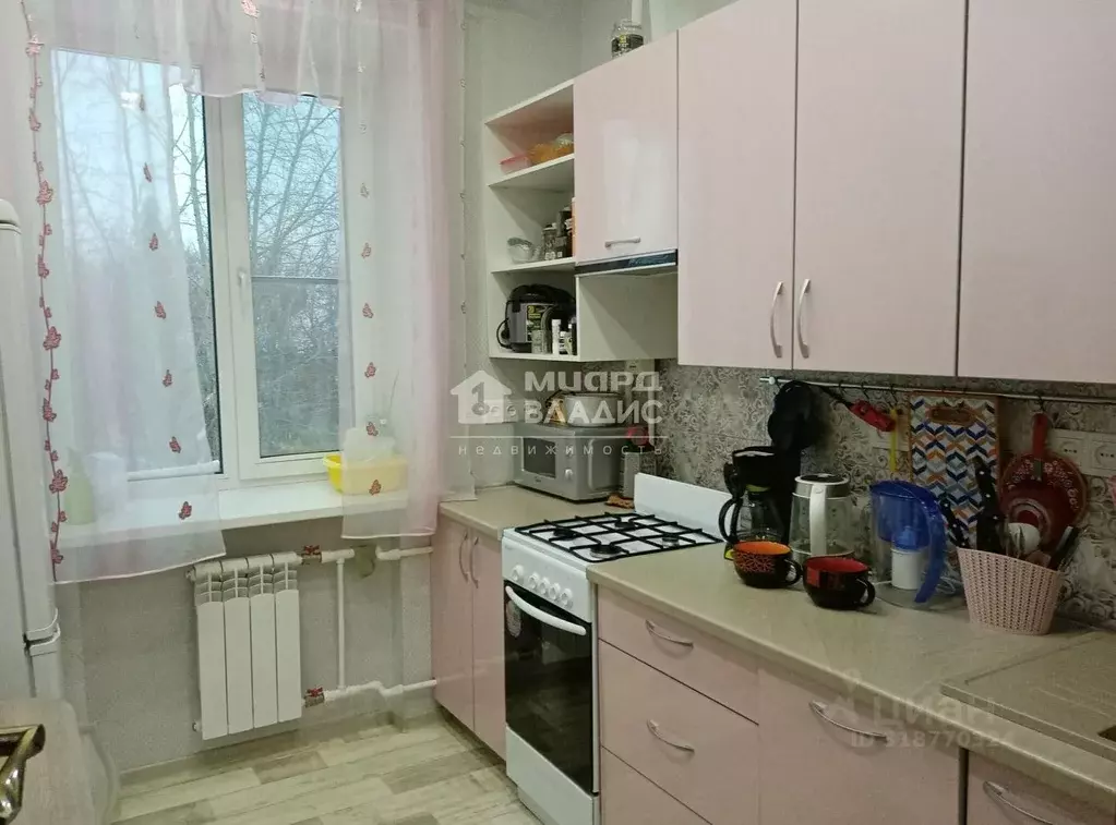3-к кв. Омская область, Омск ул. 20 лет РККА, 9к1 (62.0 м) - Фото 0