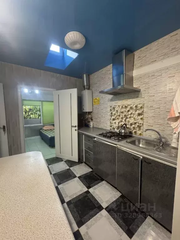 Дом в Крым, Алушта ул. Энгельса, 4 (99 м) - Фото 1