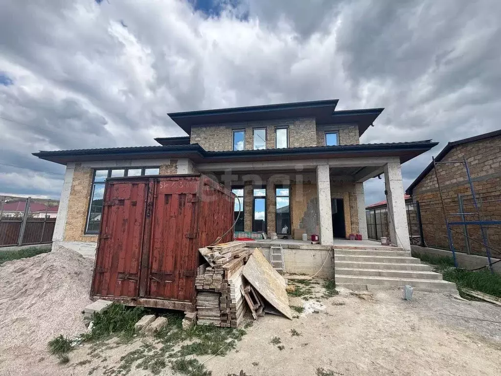 Дом в Крым, Симферопольский район, Добровское с/пос, с. Пионерское ул. ... - Фото 1