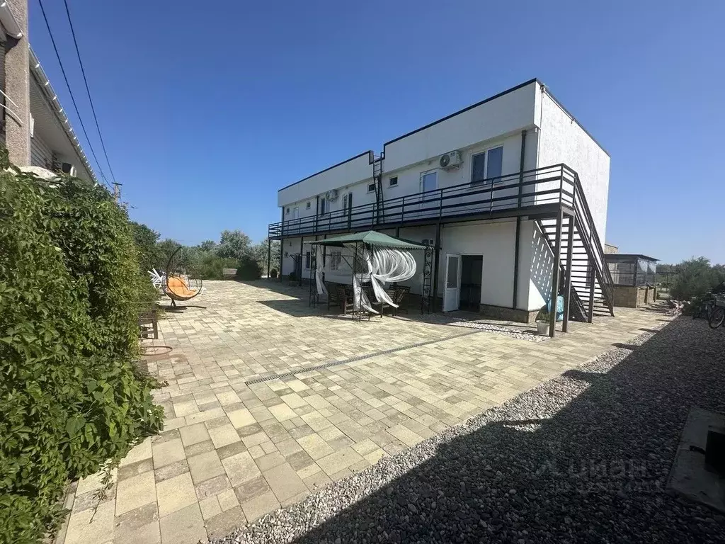 Дом в Крым, Ленинский район, Белинское с/пос, с. Новоотрадное ул. ... - Фото 1