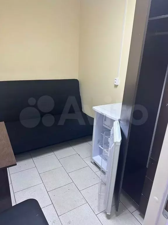 Комната 8 м в 2-к., 2/4 эт. - Фото 1