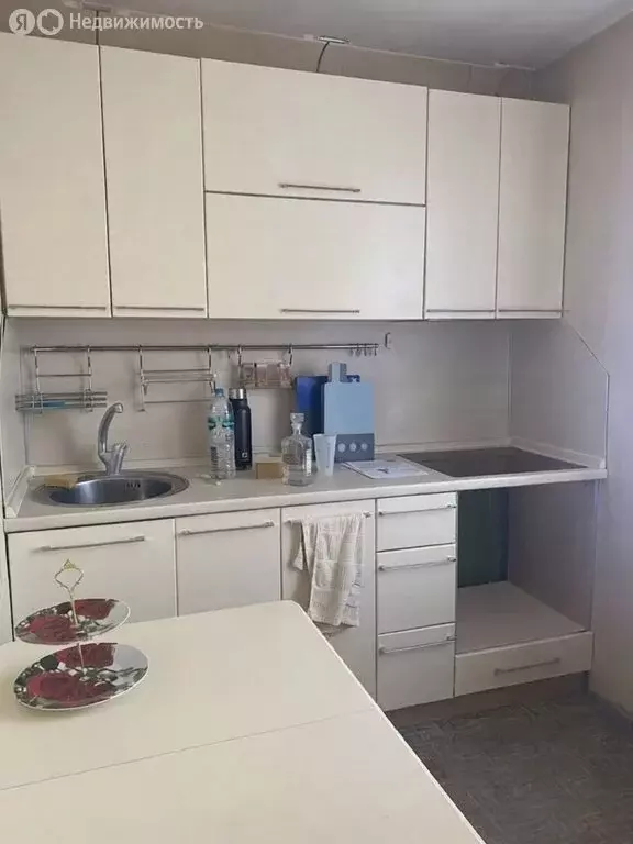 2-комнатная квартира: Тюмень, улица Космонавтов, 33А (42.5 м) - Фото 1