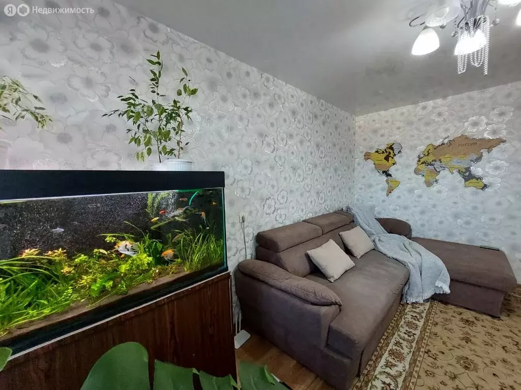 2-комнатная квартира: Усолье-Сибирское, Интернациональная улица, 83 ... - Фото 1