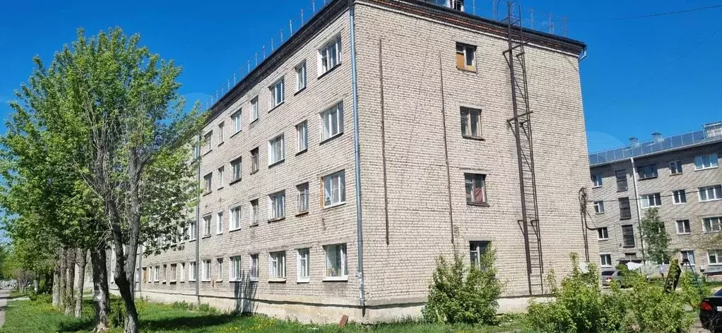 Комната 9 м в 5-к., 2/4 эт. - Фото 0