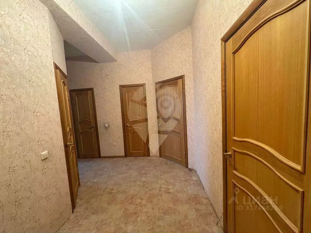 2-к кв. Белгородская область, Старый Оскол Буденного мкр, 16 (68.0 м) - Фото 0