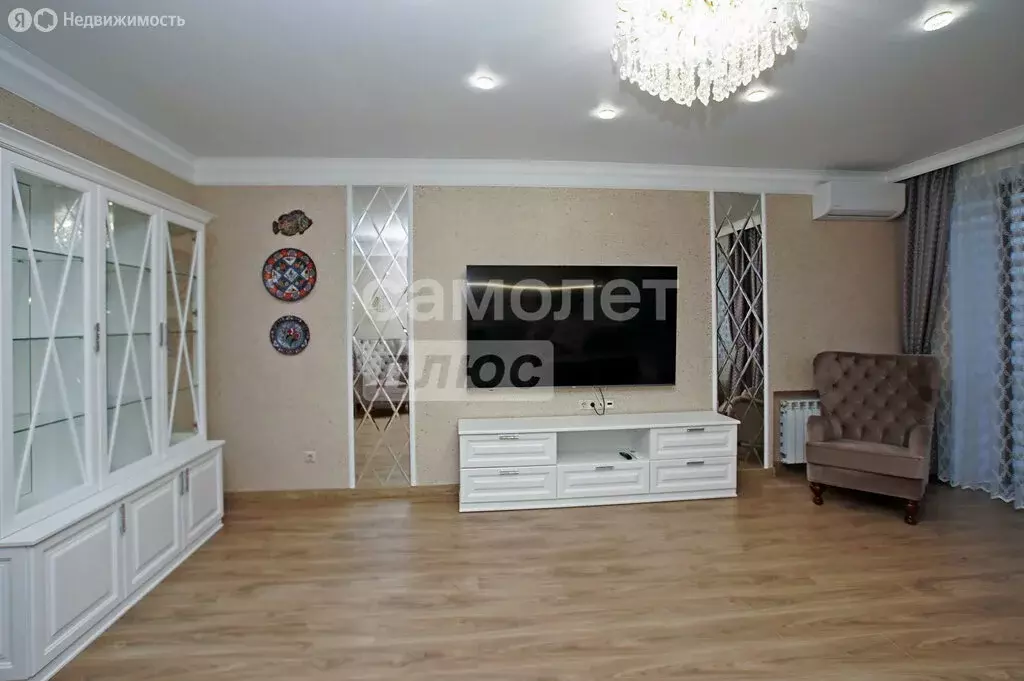3-комнатная квартира: Омск, улица Масленникова, 80 (94.8 м) - Фото 1