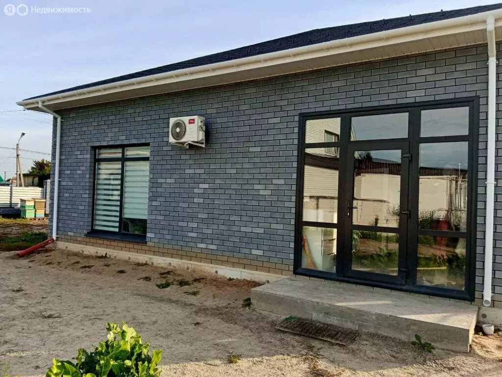 Дом в Ялуторовск, Поселковая улица (120 м) - Фото 1