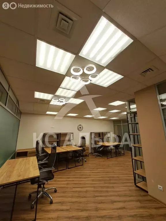 Офис (65 м) - Фото 1