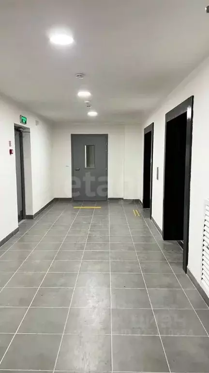 Студия Сахалинская область, Южно-Сахалинск ул. Имени Владимира ... - Фото 1