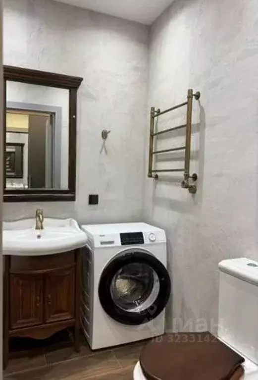 Студия Санкт-Петербург наб. Макарова, 58 (32.0 м) - Фото 0