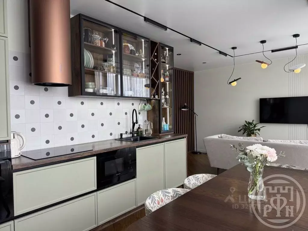 3-к кв. Санкт-Петербург ул. Челюскина, 8с1 (82.9 м) - Фото 1