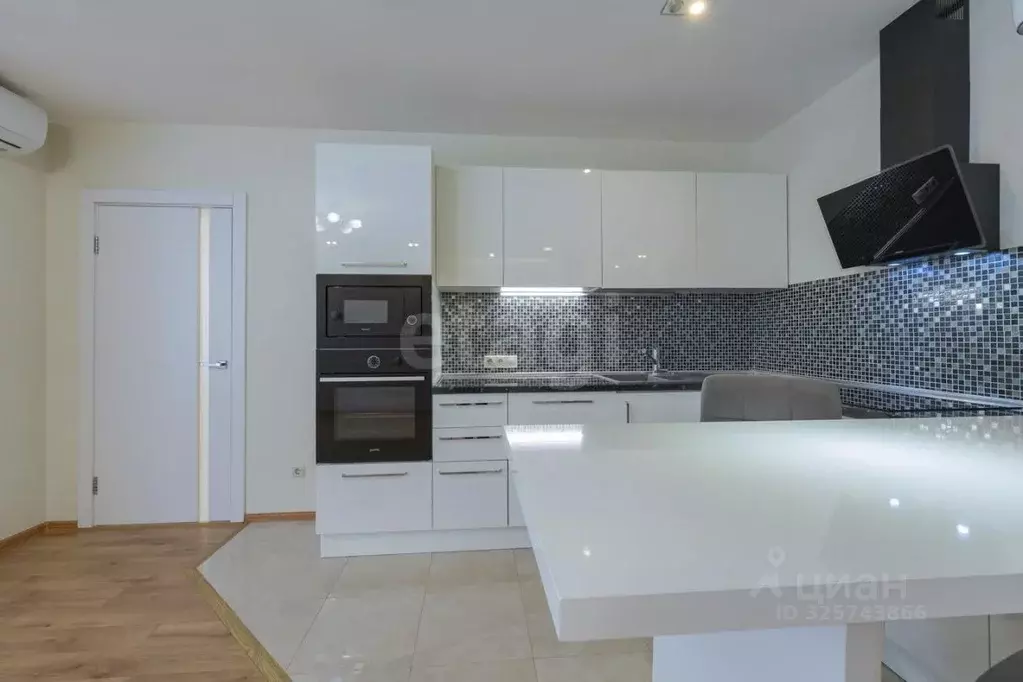 3-к кв. Пермский край, Пермь ул. Николая Островского, 93Д (73.3 м) - Фото 2