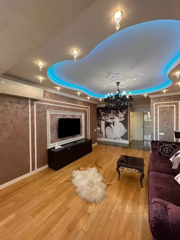 2-к кв. Крым, Симферополь ул. Караманова, 3 (80.0 м) - Фото 1