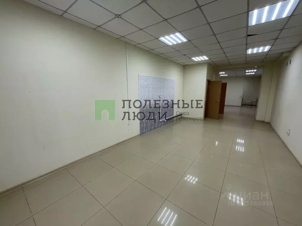 Помещение свободного назначения в Крым, Евпатория просп. Победы, ... - Фото 1