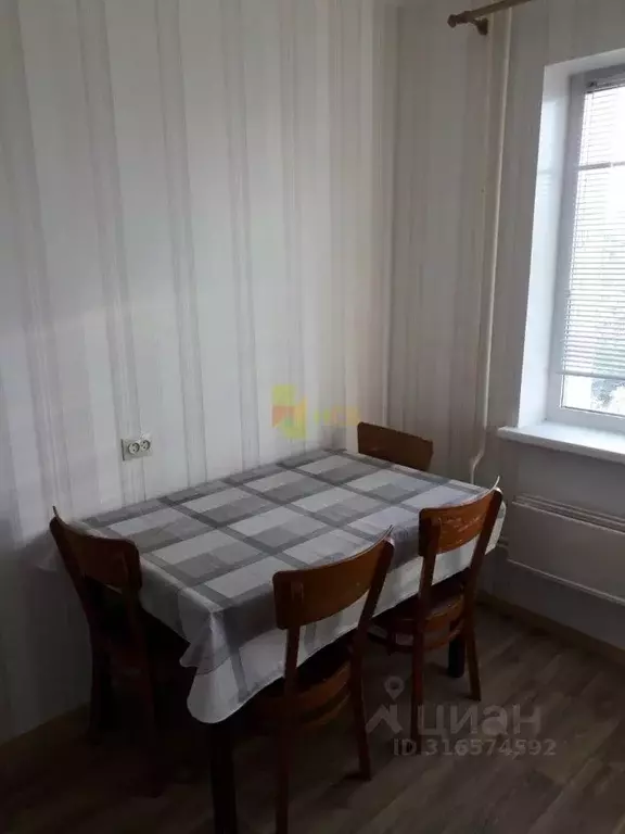 3-к кв. Омская область, Омск 6-й мкр, бул. Зеленый, 10 (63.0 м) - Фото 1