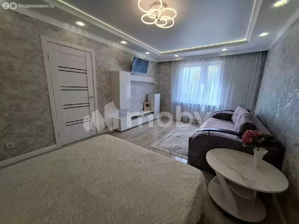 1-комнатная квартира: Калининград, Пригородная улица, 13к1 (40.5 м) - Фото 0
