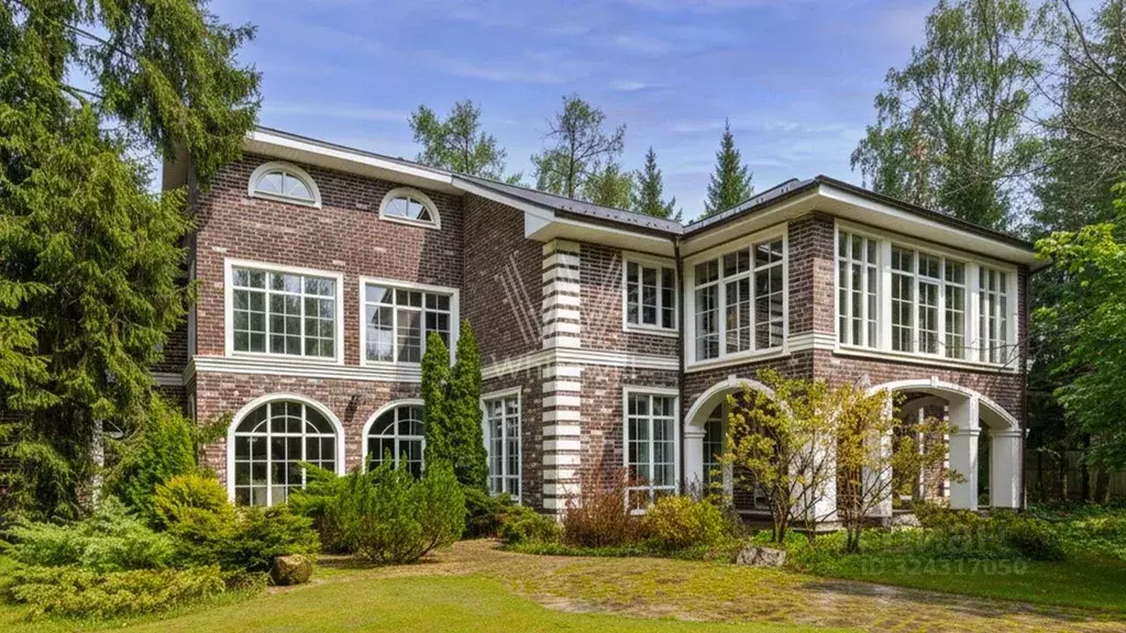 Коттедж, 690 м - Фото 1