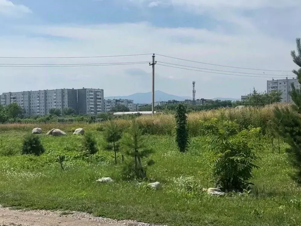 Участок в Хакасия, Саяногорск Саяногорск городской округ, ул. Надежды ... - Фото 1
