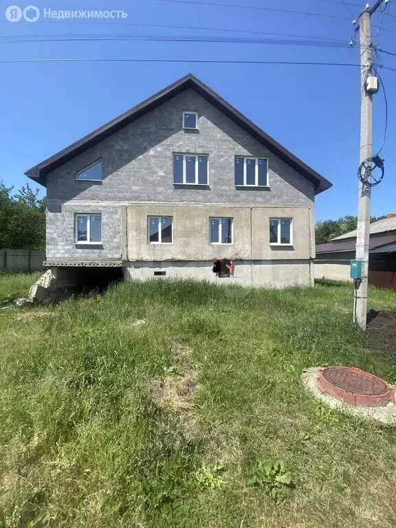 Дом в Белгород, 1-й Лопанский переулок (260 м) - Фото 1