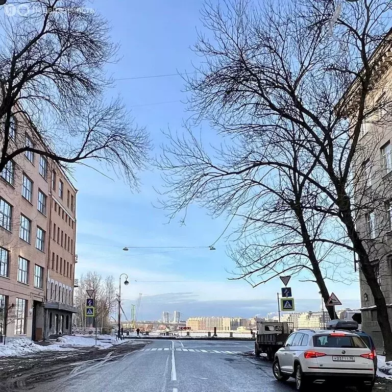 3-комнатная квартира: Санкт-Петербург, 4-я линия Васильевского ... - Фото 1