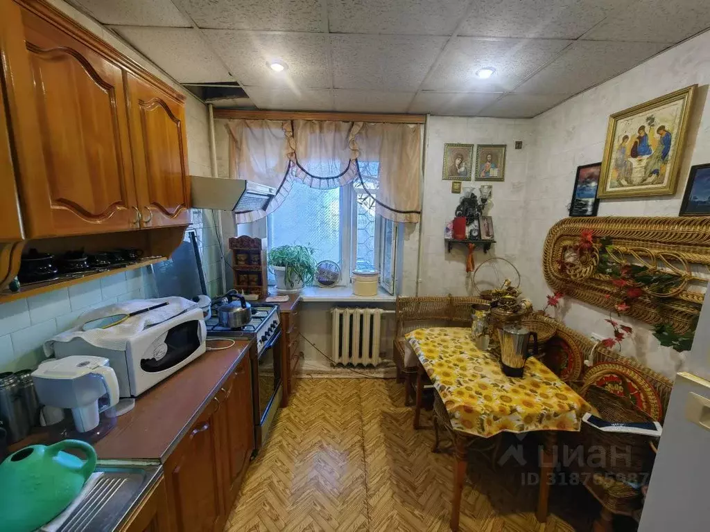 3-к кв. Коми, Сыктывкар ул. Красных Партизан, 57 (63.0 м) - Фото 0