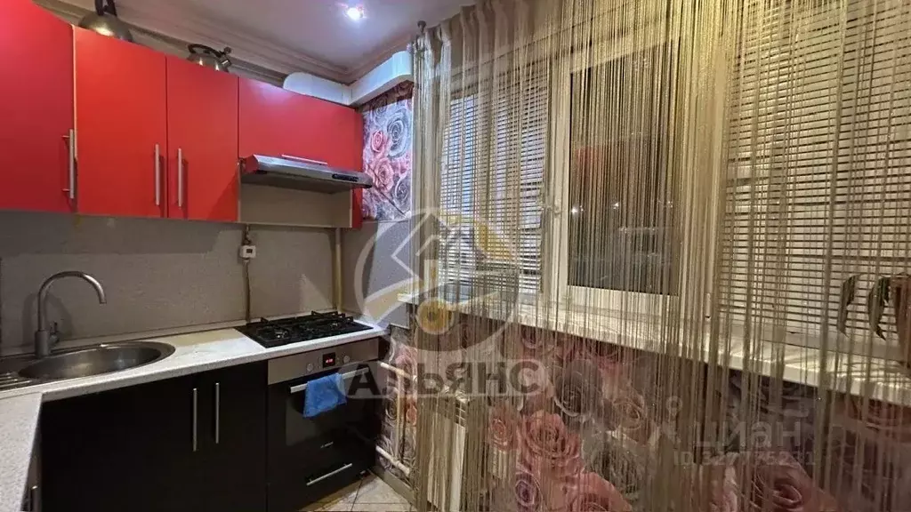 3-к кв. Ямало-Ненецкий АО, Новый Уренгой ул. Геологоразведчиков, 6 ... - Фото 2