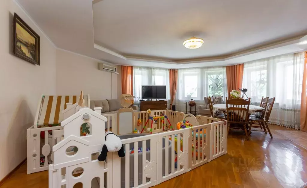 3-к кв. Калужская область, Калуга ул. Академика Королева, 4 (105.4 м) - Фото 0