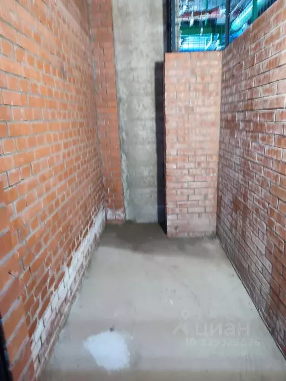 Гараж в Санкт-Петербург ул. Среднерогатская, 11к2 (4 м) - Фото 2