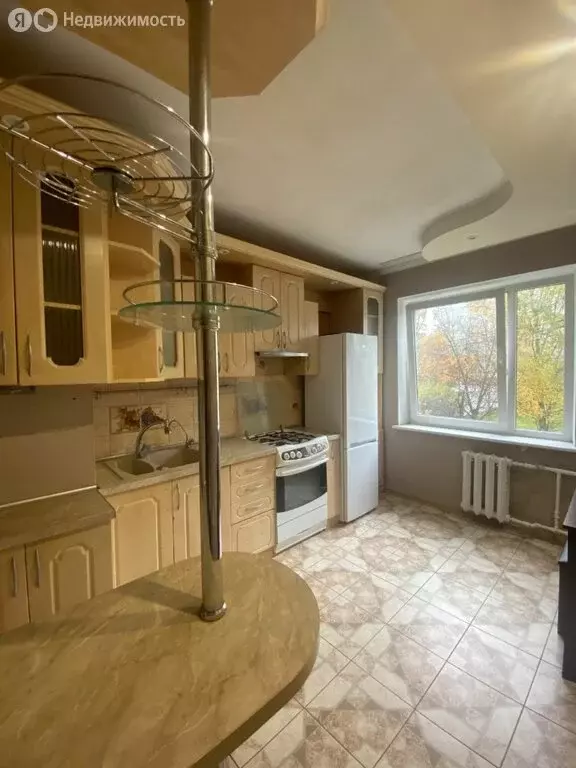 3-комнатная квартира: Калининград, улица Полковника Ефремова, 4 (63 м) - Фото 1