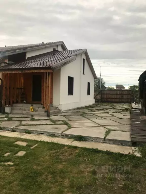 Дом в Хакасия, Алтайский район, с. Подсинее ул. Архипенко (190 м) - Фото 1