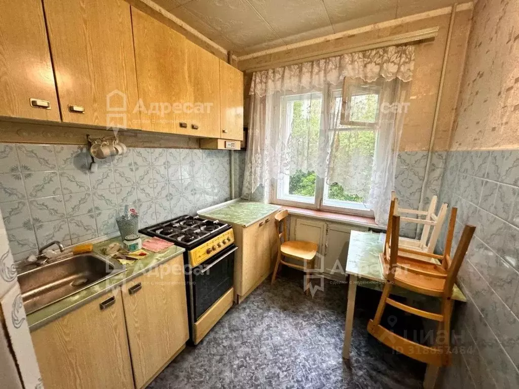 2-к кв. Волгоградская область, Волгоград ул. Маршала Еременко, 120 ... - Фото 0