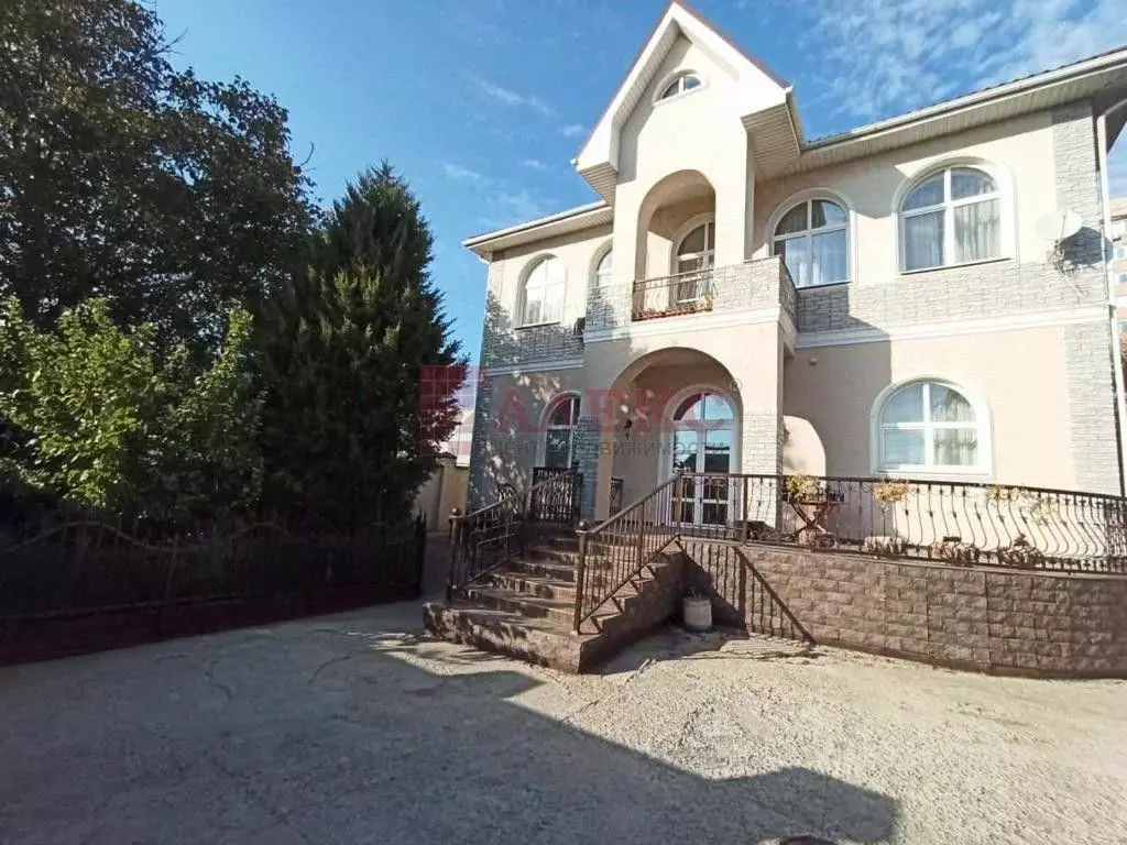 Дом в Ростовская область, Ростов-на-Дону Промежуточная ул., 30 (402 м) - Фото 1