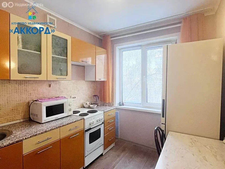 1-комнатная квартира: Барнаул, микрорайон Новосиликатный, улица ... - Фото 0