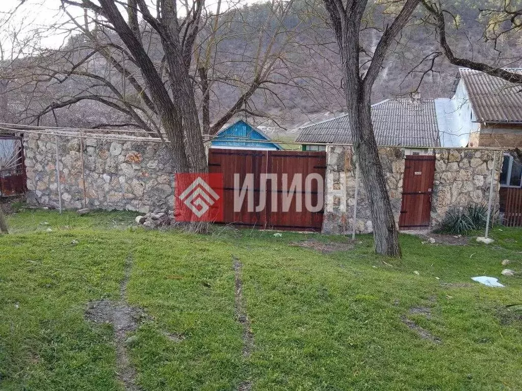 Дом в Бахчисарайский район, Куйбышевское сельское поселение, село ... - Фото 1