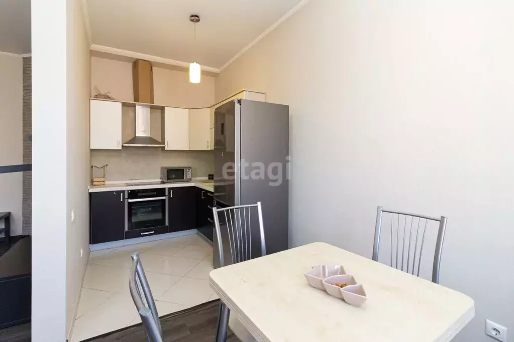 1-к кв. Тюменская область, Тюмень ул. Достоевского, 7 (63.0 м) - Фото 2