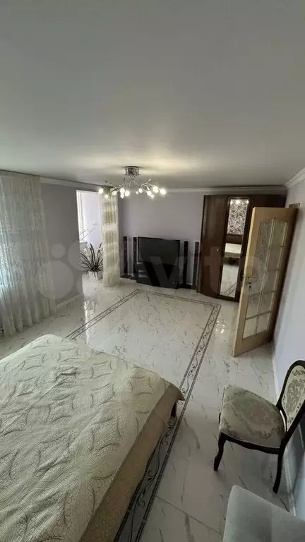 3-к. квартира, 100 м, 1/6 эт. - Фото 1