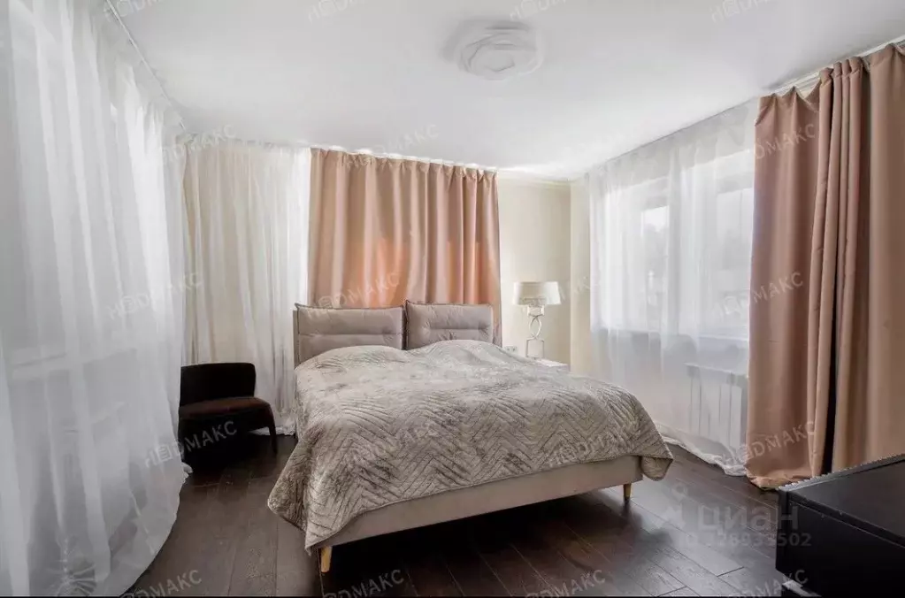 Коттедж в Санкт-Петербург пос. Комарово, ул. Цветочная (250 м) - Фото 1