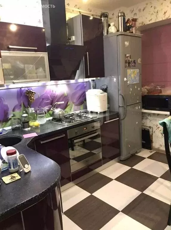 3-комнатная квартира: Новый Уренгой, улица Геологоразведчиков, 14 (75 ... - Фото 0