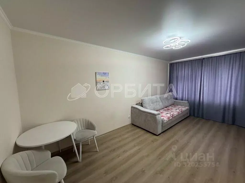 1-к кв. Тюменская область, Тюмень проезд Ледниковый, 2 (40.0 м) - Фото 0