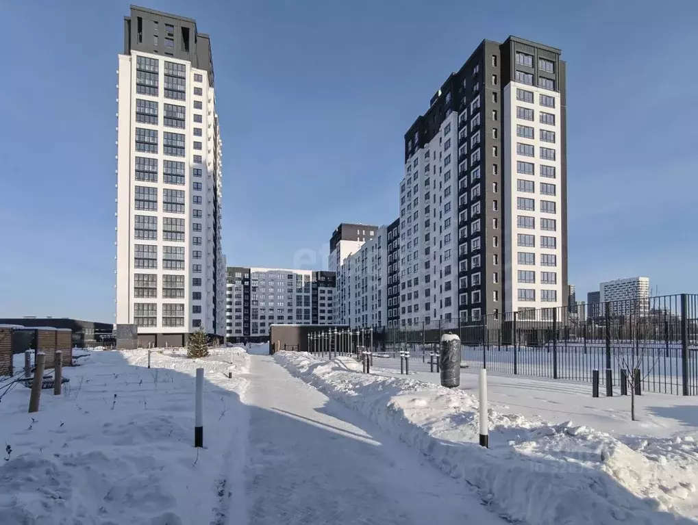 2-к кв. Тюменская область, Тюмень ул. Разведчика Кузнецова, 16 (67.0 ... - Фото 1