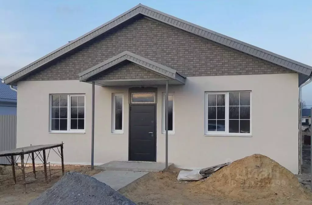 Дом в Белгородская область, Валуйки ул. Соколова (90 м) - Фото 1