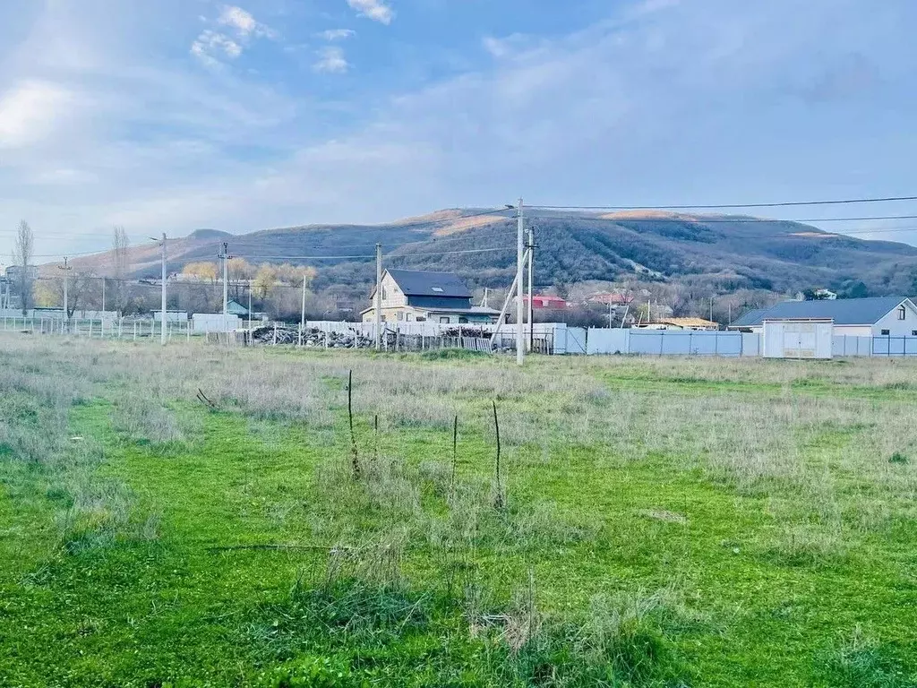 Участок в Севастополь с. Орлиное, ул. Урожайная, 37 (4.2 сот.) - Фото 1